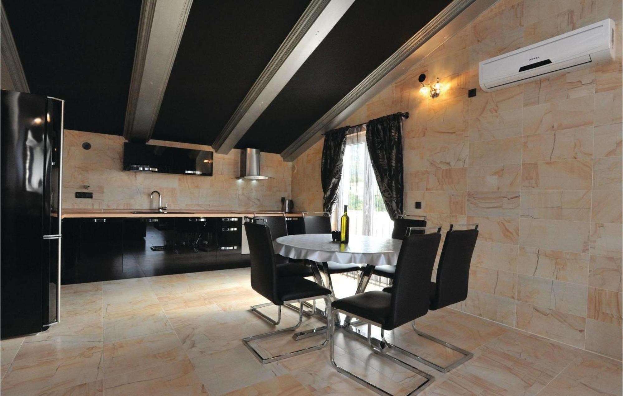 Amazing Home In Kastel Stari With House Sea View Каштела Екстер'єр фото