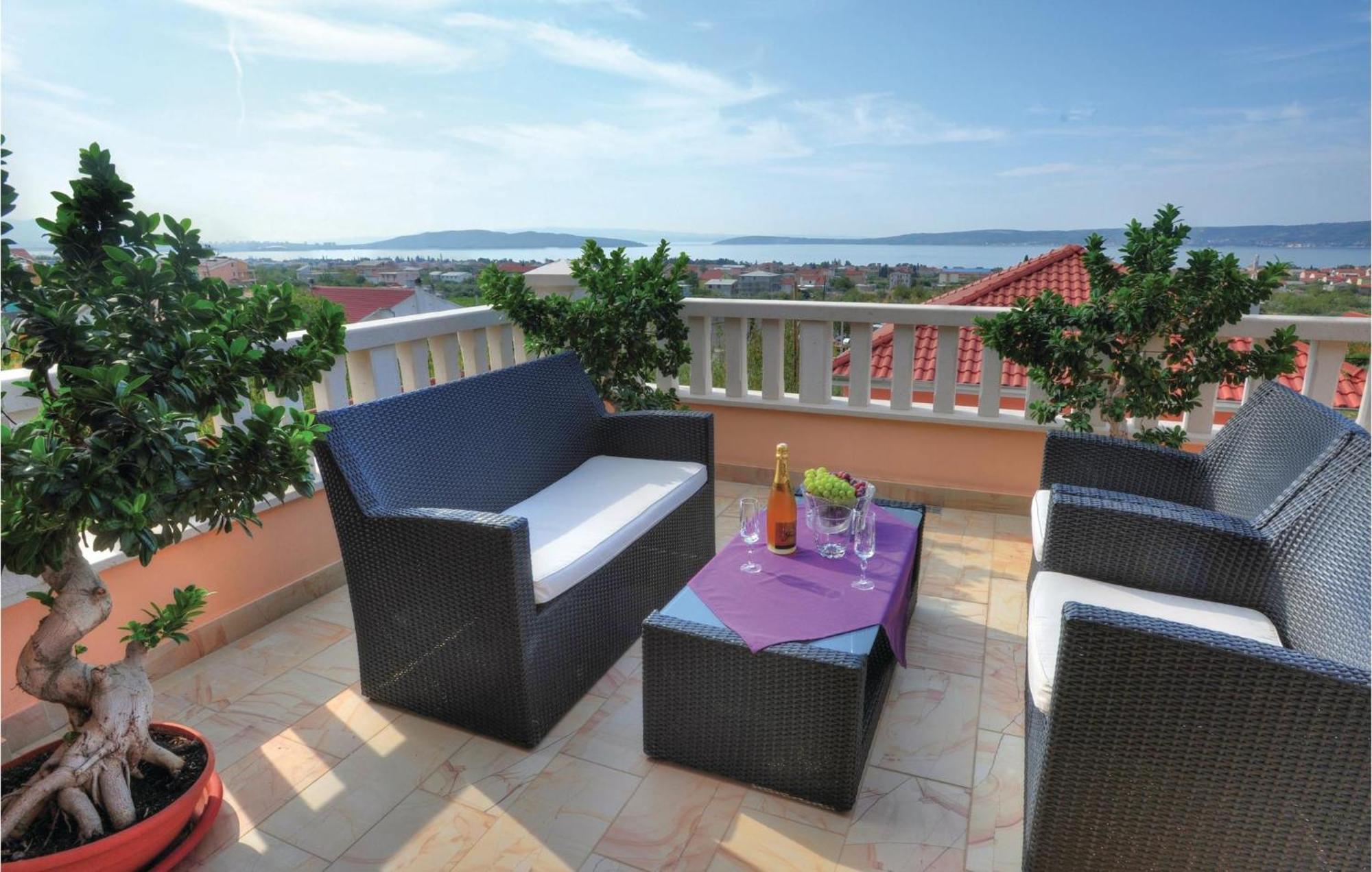 Amazing Home In Kastel Stari With House Sea View Каштела Екстер'єр фото